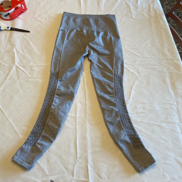 Fabletics High-Waisted Seamless Legging Women’s XS - Picture 3 of 7